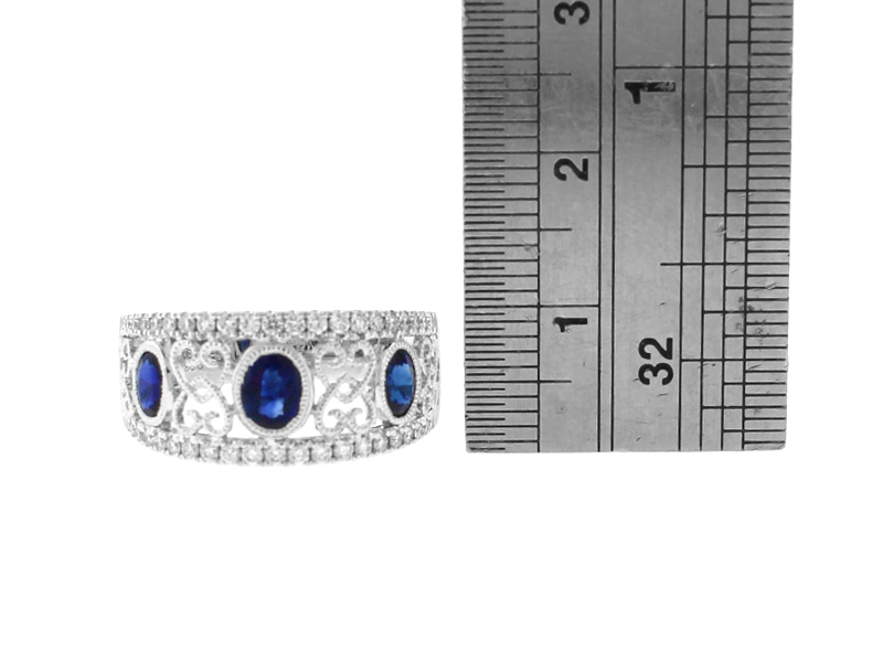 Sapphire Ring with Diamonds and Filigree Design in 18k White Gold
