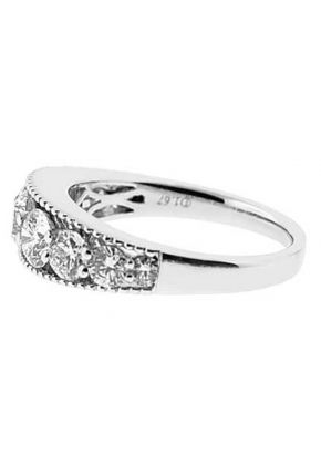 Graduated Prong-Set Band with Beaded Milgrain and Round Diamonds in 18k White Gold