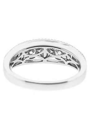 Graduated Prong-Set Band with Beaded Milgrain and Round Diamonds in 18k White Gold