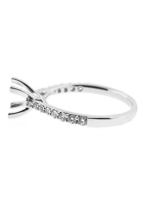 Graduating Thin Diamond Semi Mount Engagement Ring in 18k White Gold