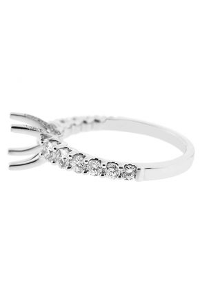 Single Row Diamond Engagement Ring with four Prong Center in 18K White Gold