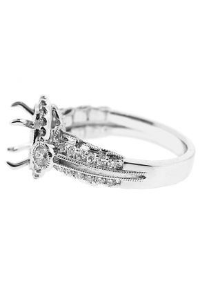 Round Halo Diamond Engagement Ring in 18K White Gold