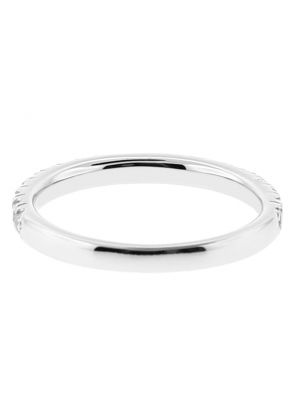 Ladies Single Row Wedding Band with Diamonds in 18kt White Gold