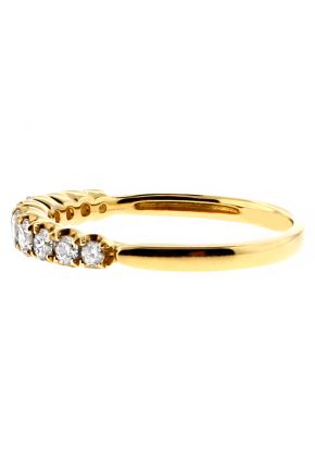 Ladies Graduating Diamonds Wedding Band in 18kt Yellow Gold