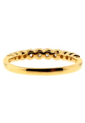 Ladies Graduating Diamonds Wedding Band in 18kt Yellow Gold