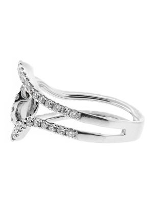 Fashion Interlocking Design of Diamond Right Hand Ring in 18kt White Gold