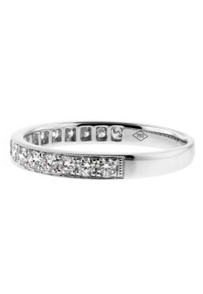Ladies Diamond Wedding Band, Single Row with Milgrain Detail in 18kt White Gold