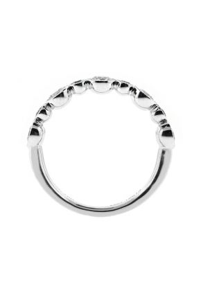 Single Row Small Large Alternating 9 Diamonds Bezel Set in 18kt White Gold