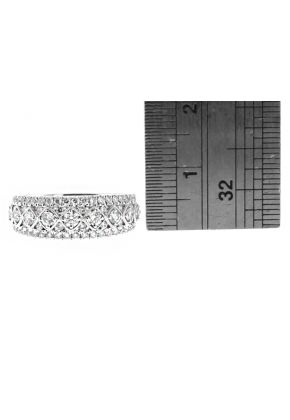 Slight Raised Center Row, Ladies Diamond Ring Band in 18kt Gold