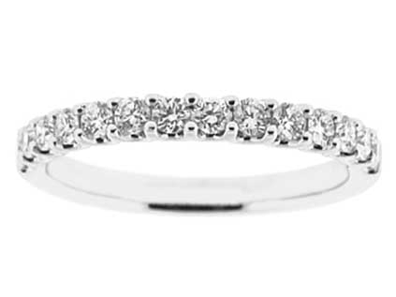 Single Row Micro Prong Set Wedding Band