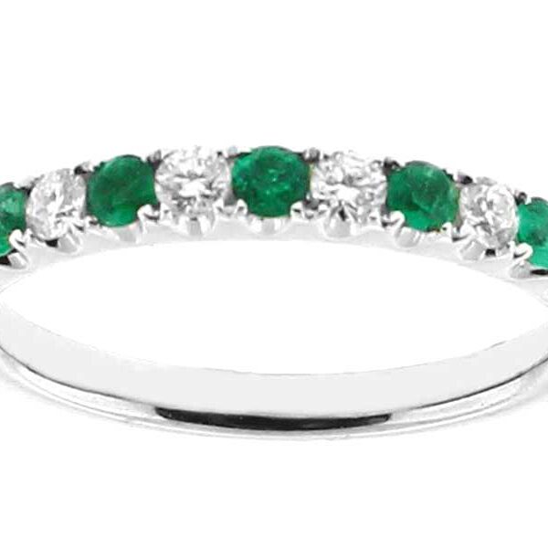 Emerald Single Row Band with Diamonds in 18k White Gold