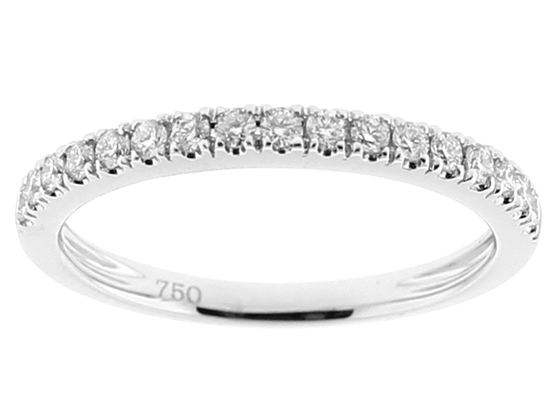 Ladies Single Row Wedding Band with Diamonds in 18kt White Gold