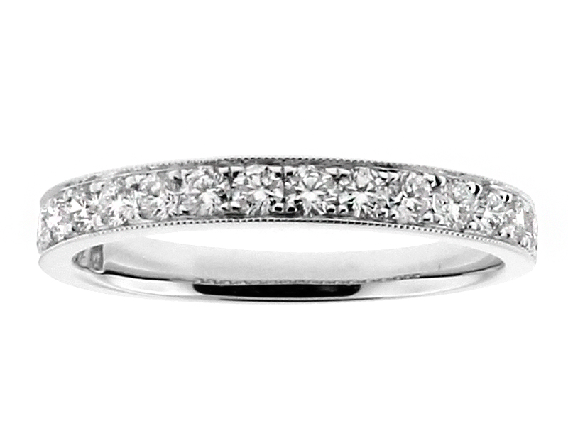 Ladies Diamond Wedding Band, Single Row with Milgrain Detail in 18kt White Gold