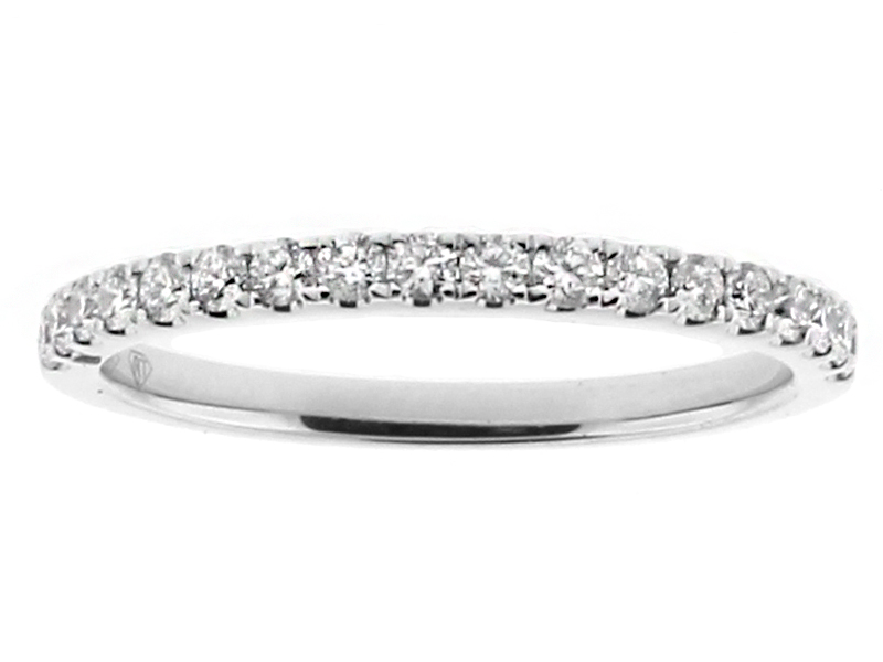 1.8mm Single Row Diamond Wedding Band in 18kt White Gold