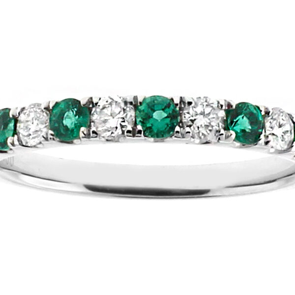 Alternating Emerald and Diamond Single Row Ladies Ring 2.5 mm Wide in 18kt White Gold