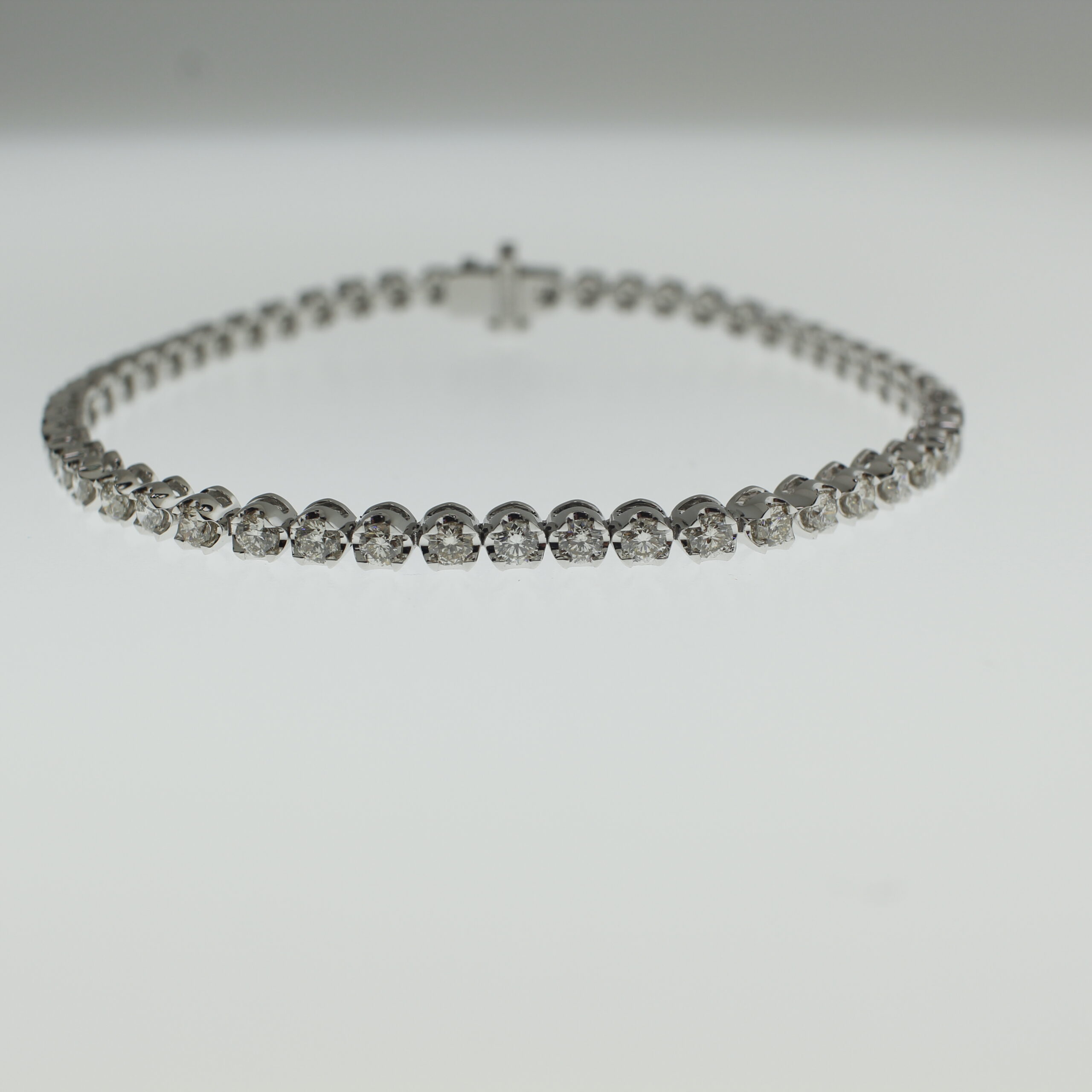 Ladies Diamond tennis bracelet