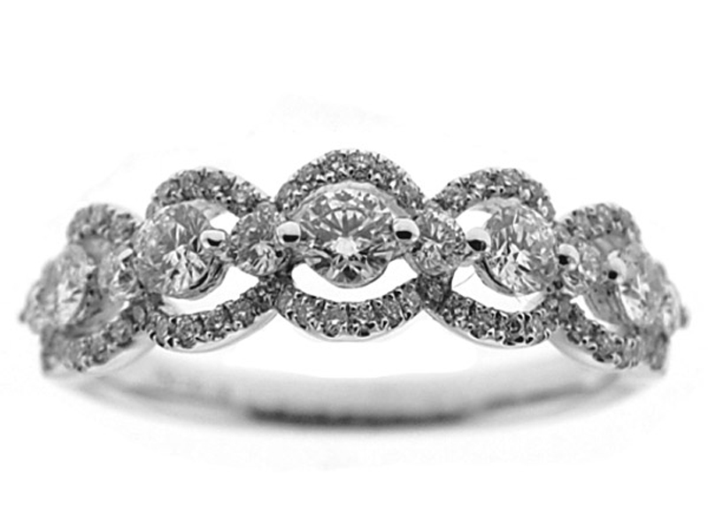 Graduated Prong Set Band with Round Diamonds and Semi Circle Borders in 18k White Gold